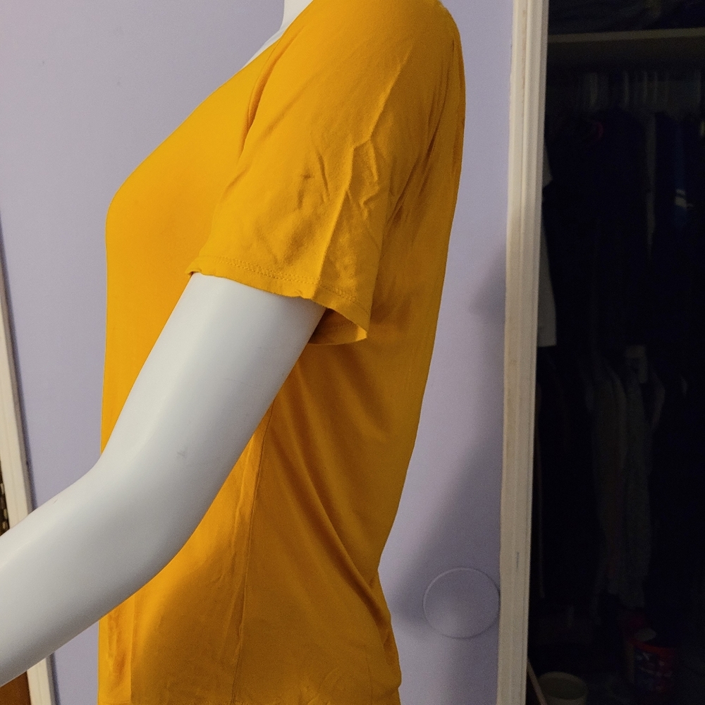 Yellow - Picture 5 of 9